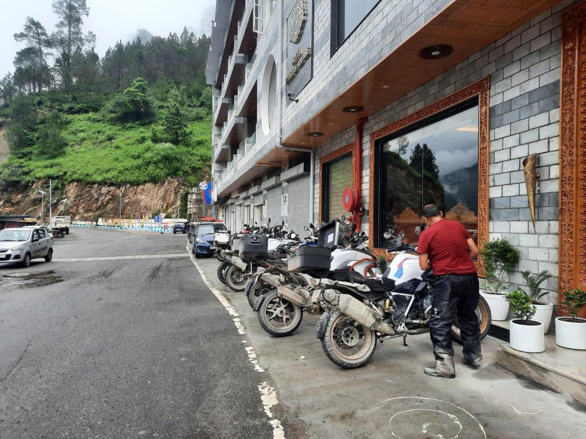Hotel Himalayan Heritage Sarāhan Eksteriør bilde